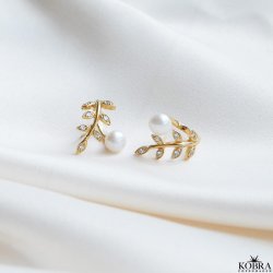 "Miranda" 18 karat forgyldte perlereringe med sten og gte ferskvandsperler