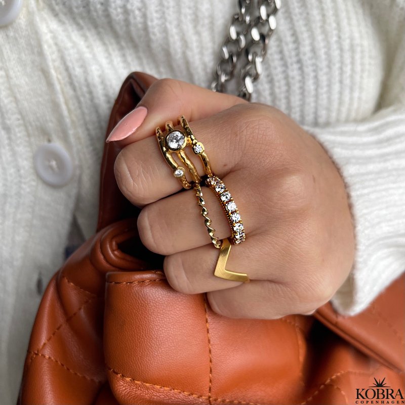 "Madalina" 18 carat gold plated 3-in-1 ring with stones