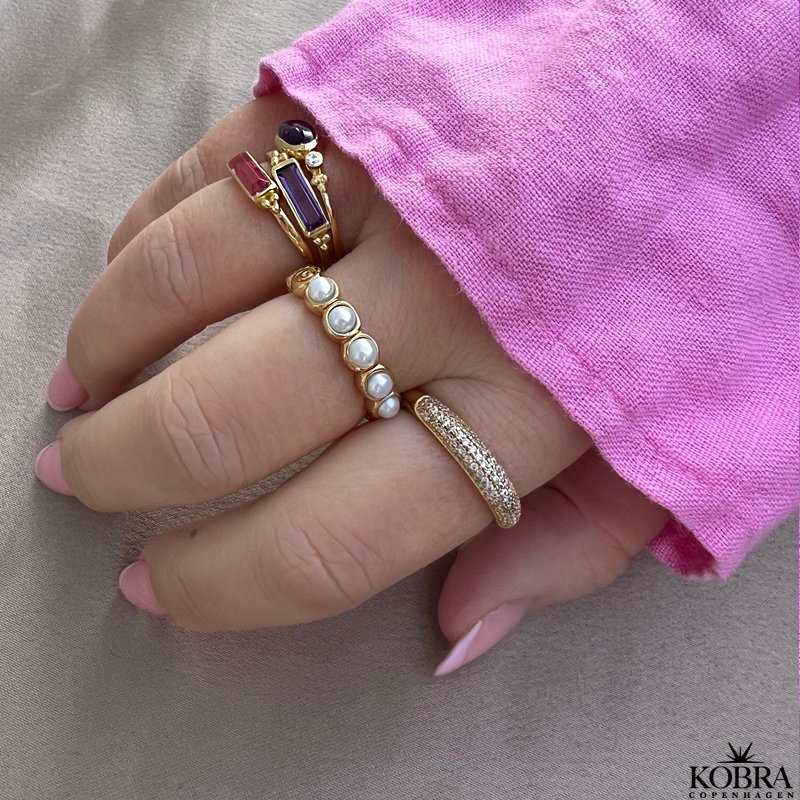 "Vienna" 18 carat gold-plated ring with purple Amethyst