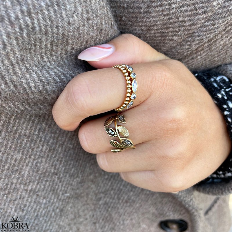 "Firenze" 18 karat forgyldt ring med hvide sten