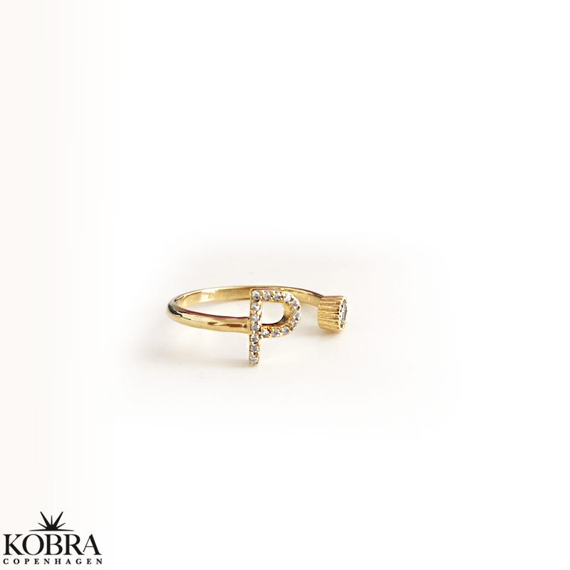 "Zoey" Bogstav ring i 18 karat forgyldt med hvide sten