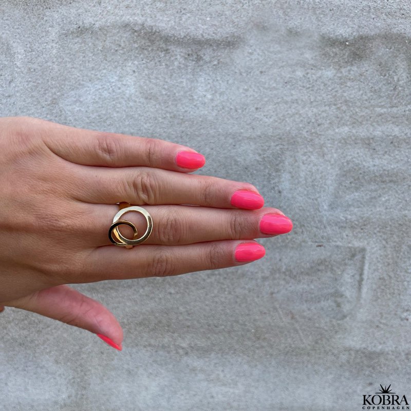 "Unity" guld ring med cirkler