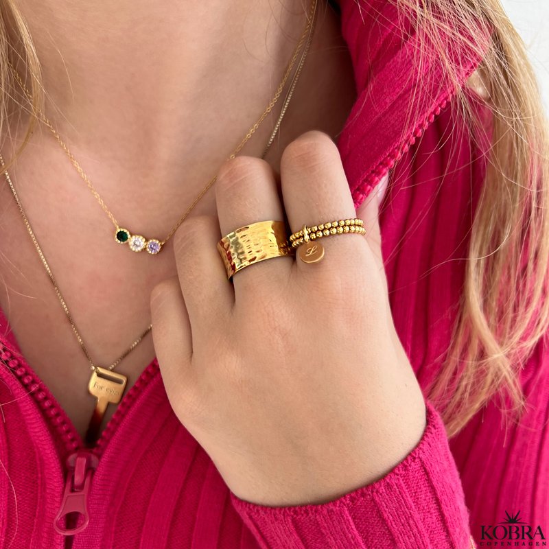 "Phlox" hammered ring in 18 carat gold plated