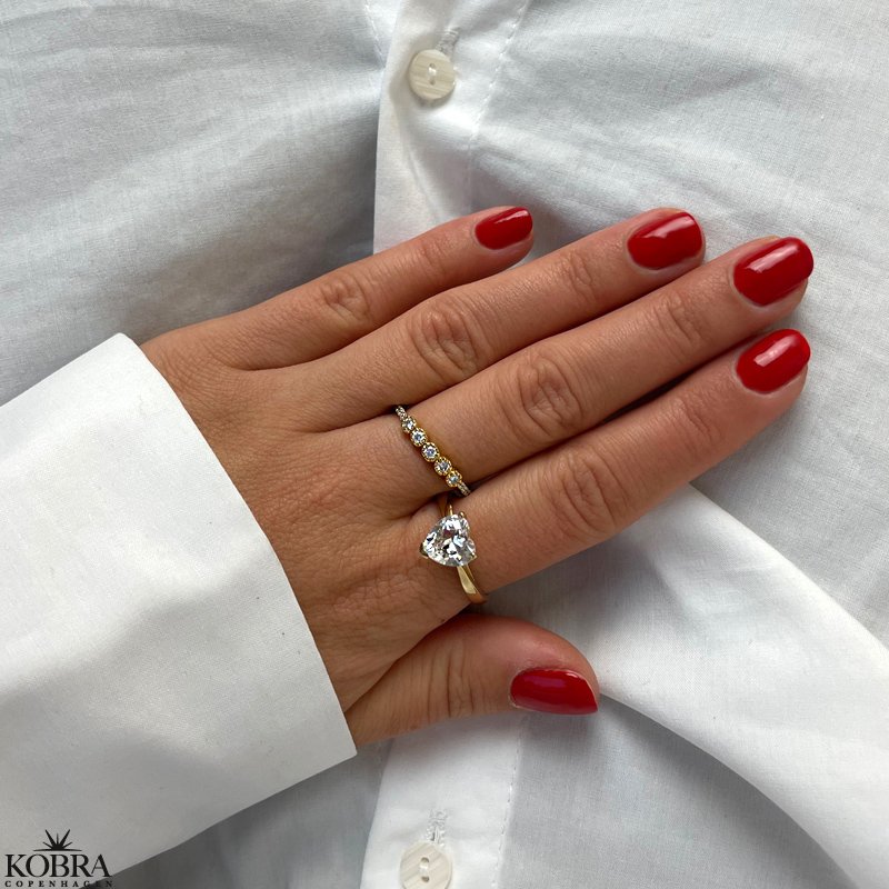 "Joy" guld hjerte ring med smuk zirkonia sten