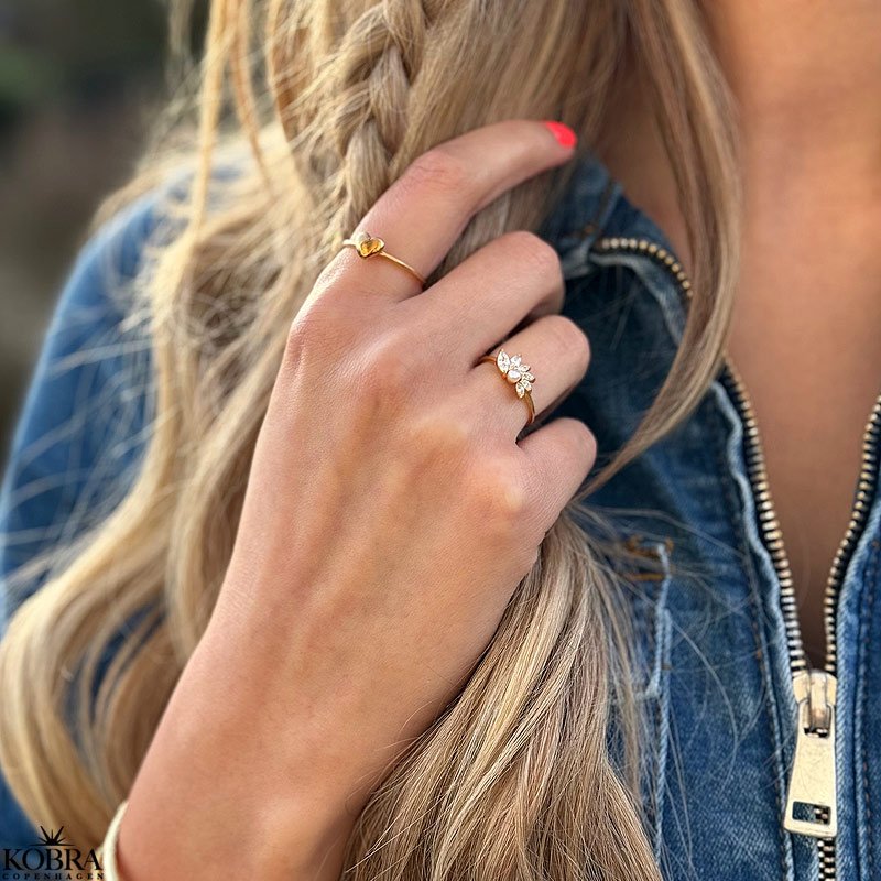 "Windy" gold ring in unique design