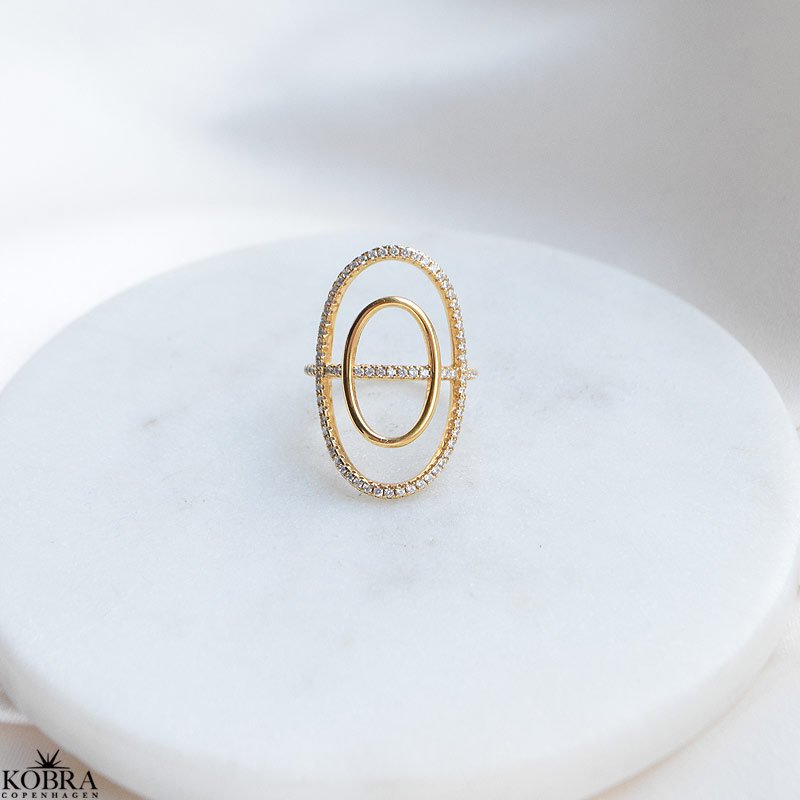 "Corina" forgyldt ring med zirkonia sten
