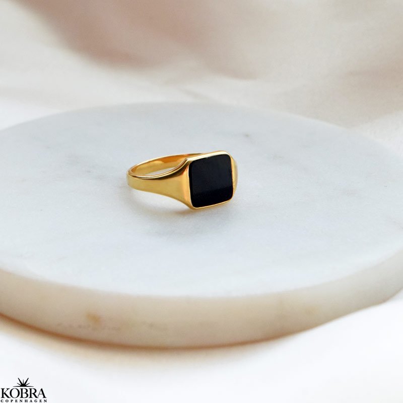 "Midnight" 18 karat forgyldt signet ring med sort onyx