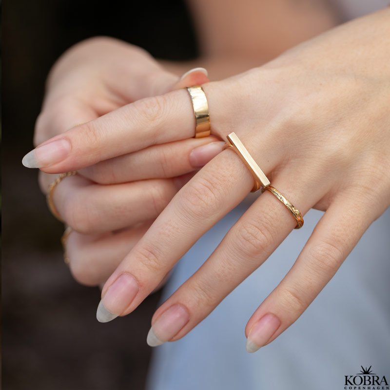 "Nuna" organisk snoet guld ring