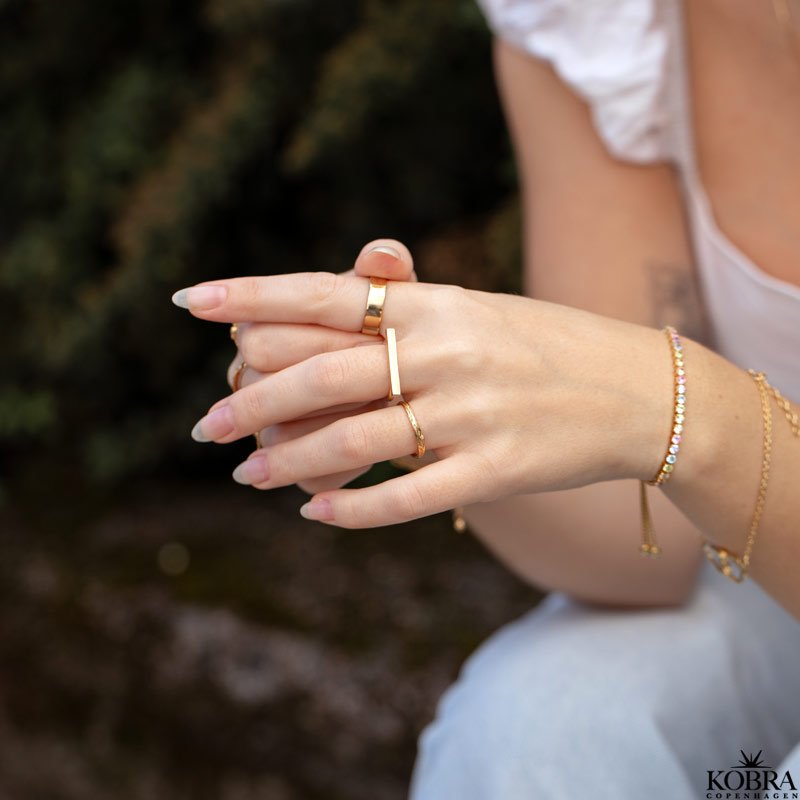 "Nuna" organisk snoet guld ring