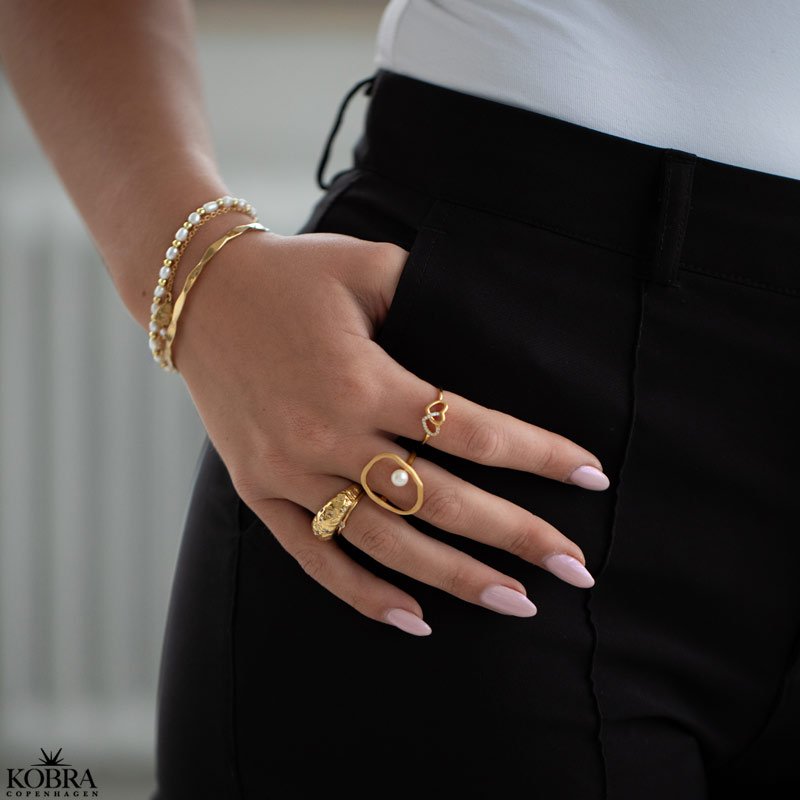 "Luna" stor chunky guld ring med hvide sten
