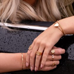 "Pool" smuk guld ring med hvide zirkonia sten