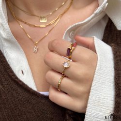 "Hailey" enkel guld ring med bl sten