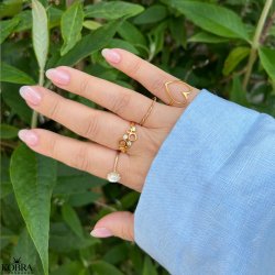 "Lucienna" guld ring med hvide sten