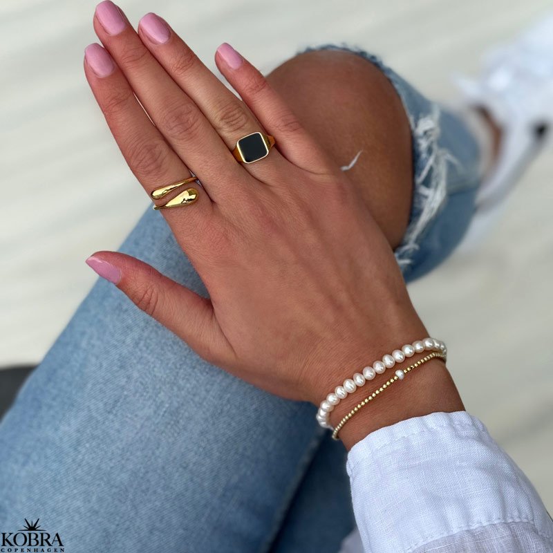 "Midnight" 18 karat forgyldt signet ring med sort onyx