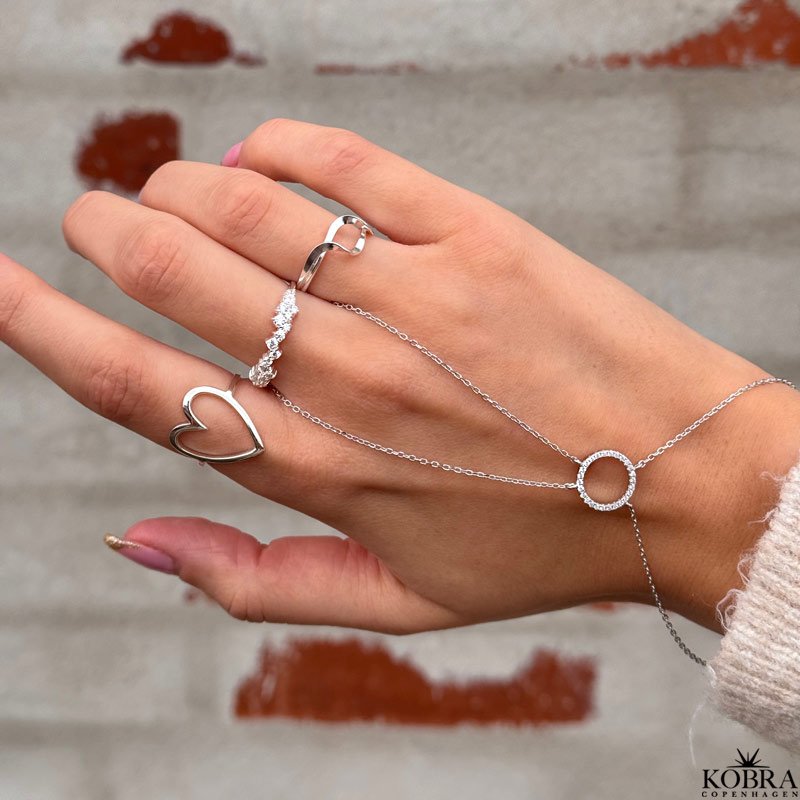 "Mikami" slv ring med hvide sten