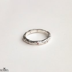 "Hailey" enkel slv ring med lyserde sten