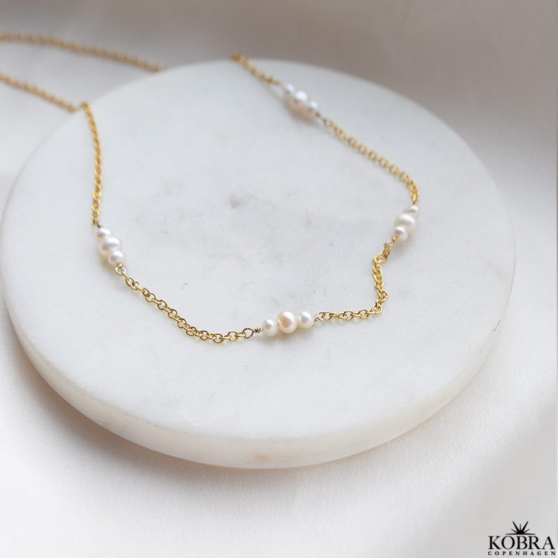 "Midsommar" guld perlehalskde