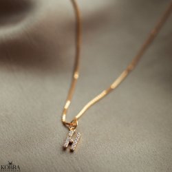 Alias" guld halskæde med dit bogstav - Guld halskæder - KOBRA copenhagen