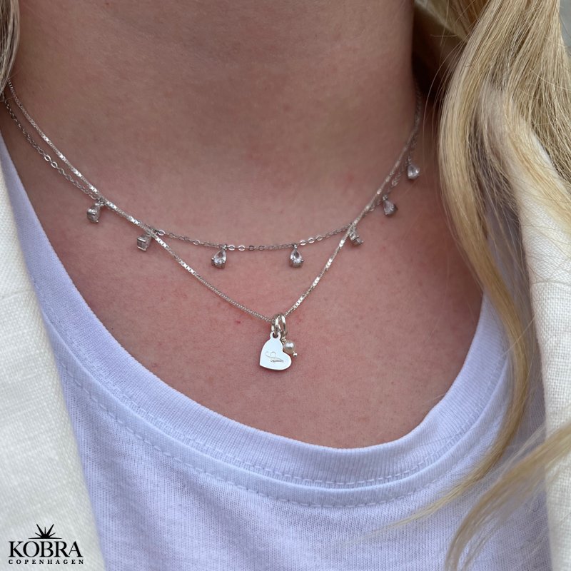 "Teardrop" slv halskde med hvide drbesten