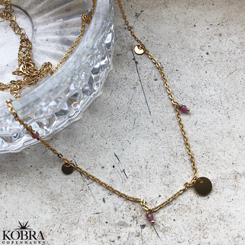 "Katy" 14 karat forgyldt halskde med pink turmaliner og guldplader