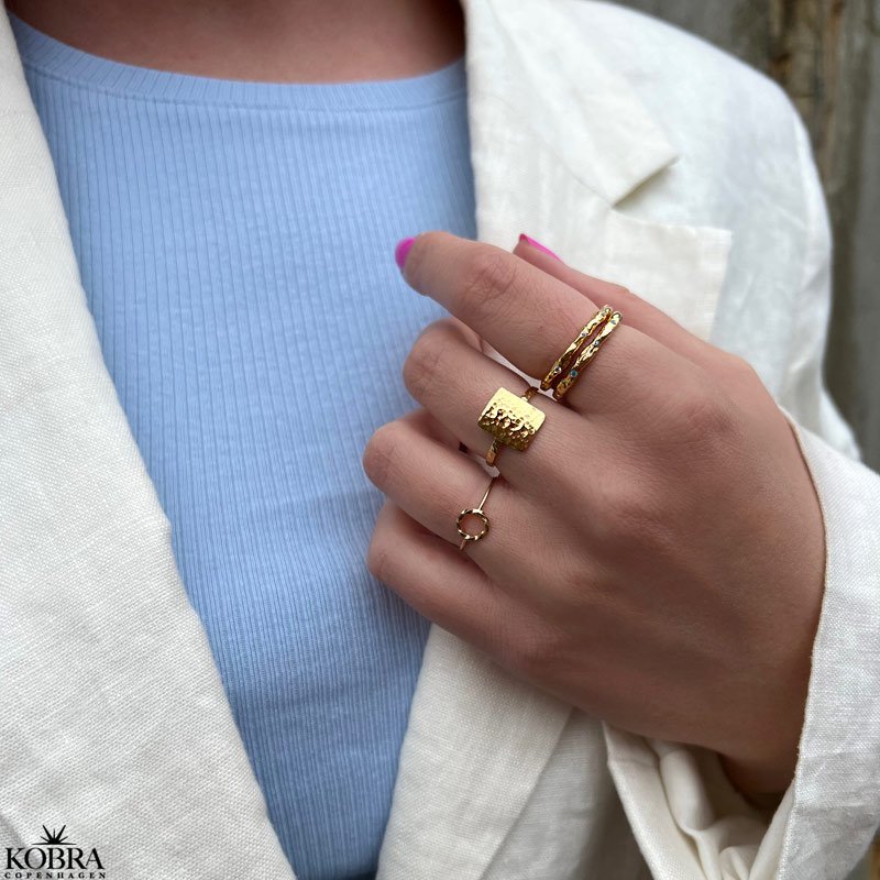 "Misty" square gold ring
