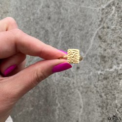 "Misty" square gold ring