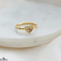 "Louisa" 18 karat forgyldt hammerslet hjerte ring