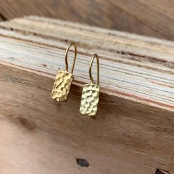 "Stone" 18 karat forgyldte hammerslet reringe