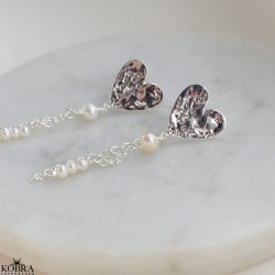 "Riannon" hammerslet slv hjertereringe hvide ferskvandsperler