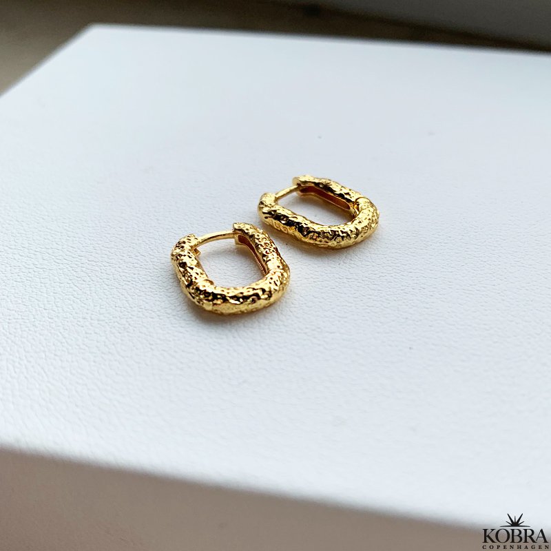 "Flux" hammerslet guld reringe