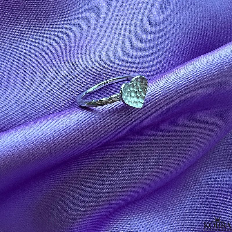 "Louisa" hammerslet hjerte ring i slv