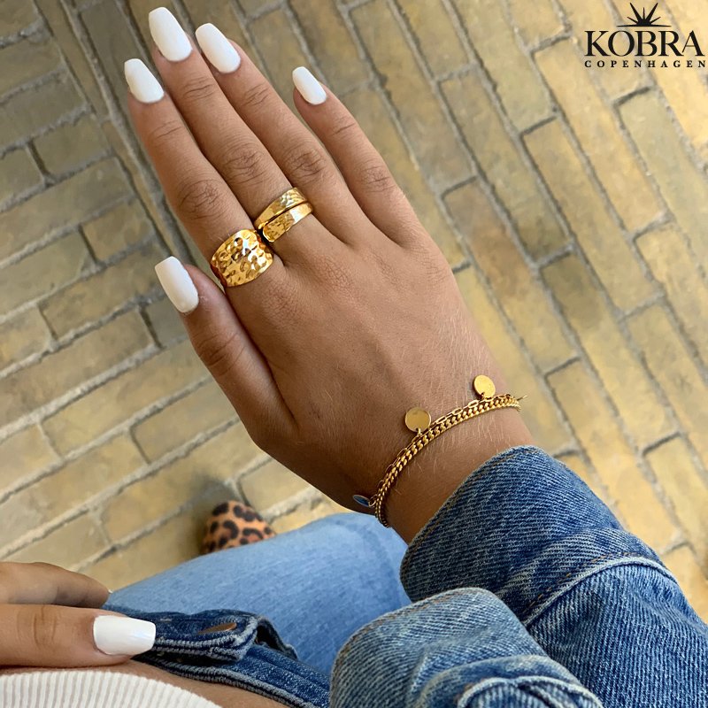 "Elma" gold bracelet with round gold plates