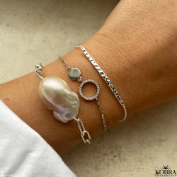 "Polo" slv armbnd med lille cirkel og hvide sten