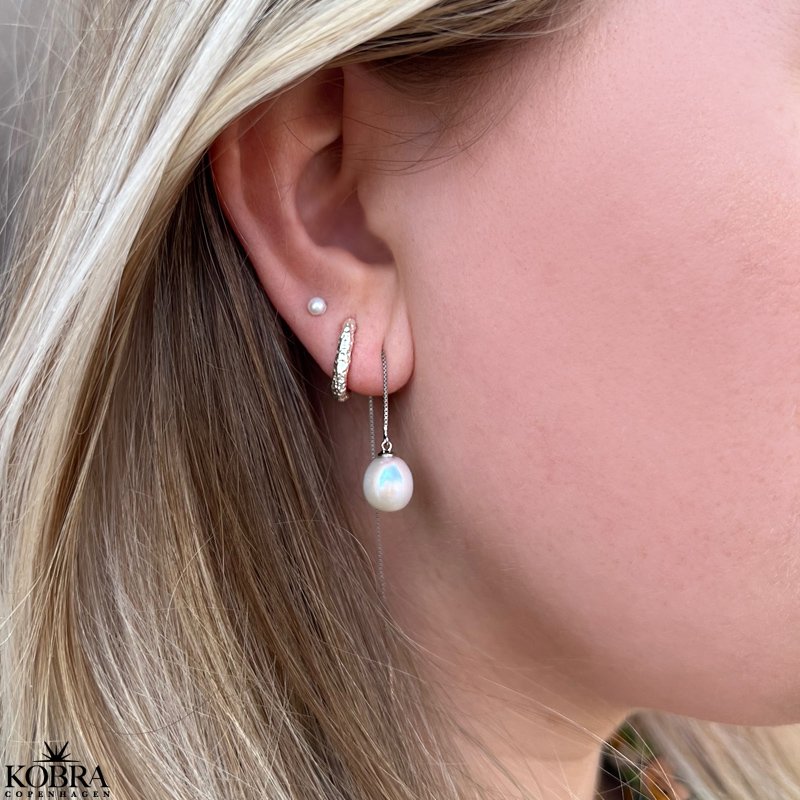 "Margrethe" silver earrings with freshwater pearls (3 mm pearl)