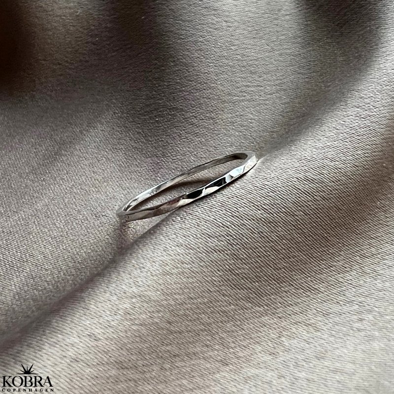 "Vince" enkel hammerslet slv ring