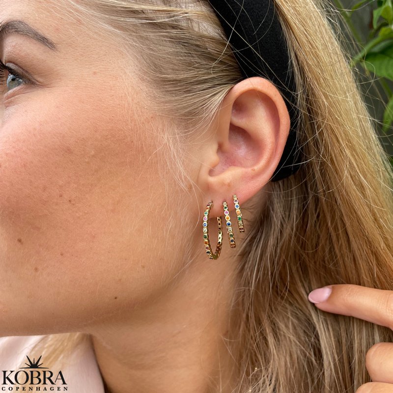 "Hawaii" 18 karat forgyldte medium creolere med farvet sten