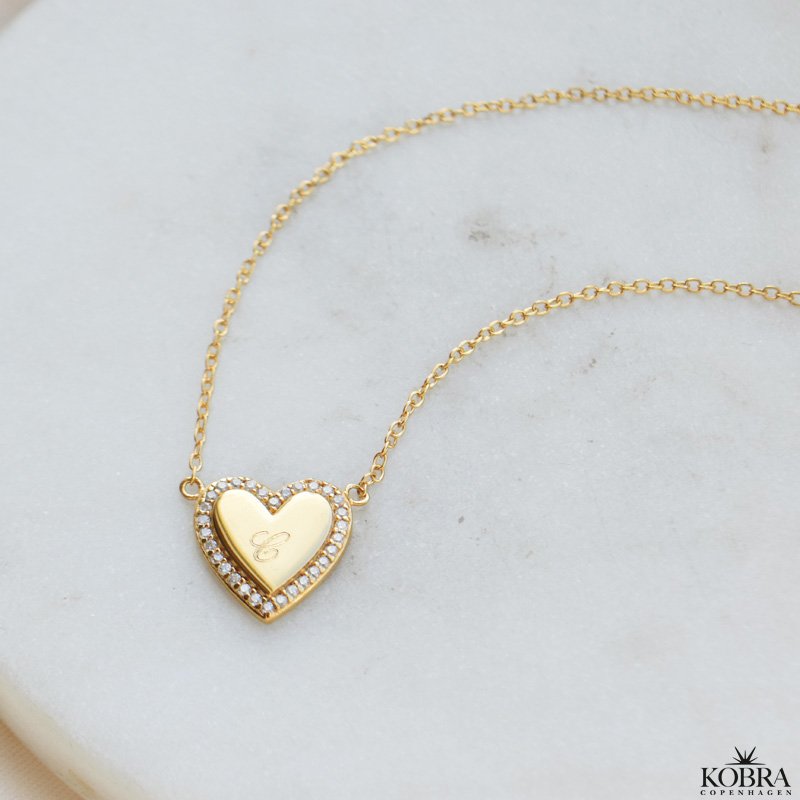 "Heart Glow" hjerte halskde i guld inklusiv gravering