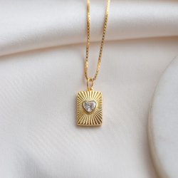 "Radiant Heart" halsband i 18k f�rgyllt