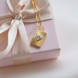 "Radiant Heart" halsband i 18k f�rgyllt