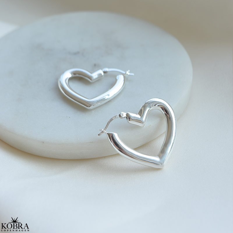 "Heartcore Hoops" chunky hjrtrhngen i silver
