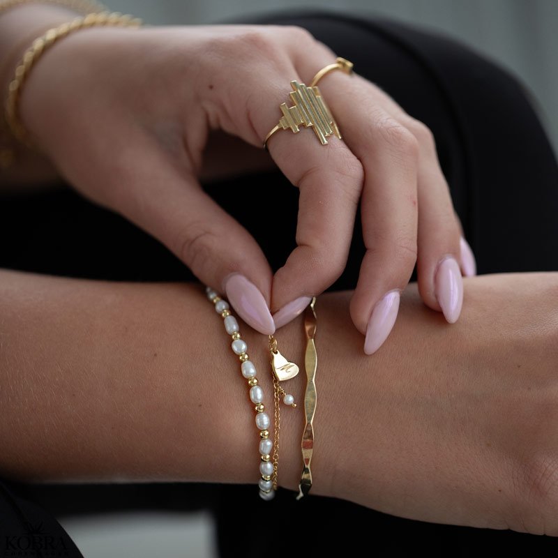 "Memories" guld hjerte armbnd med gravering og ferskvandsperle