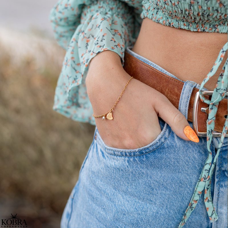 "Memories" gold heart bracelet with engraving and freshwater pearl
