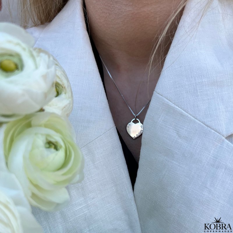 "Krlek" smuk slv hjerte halskde inklusiv gravering