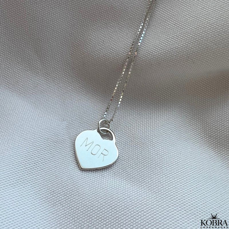 "Krlek" smuk slv hjerte halskde inklusiv gravering