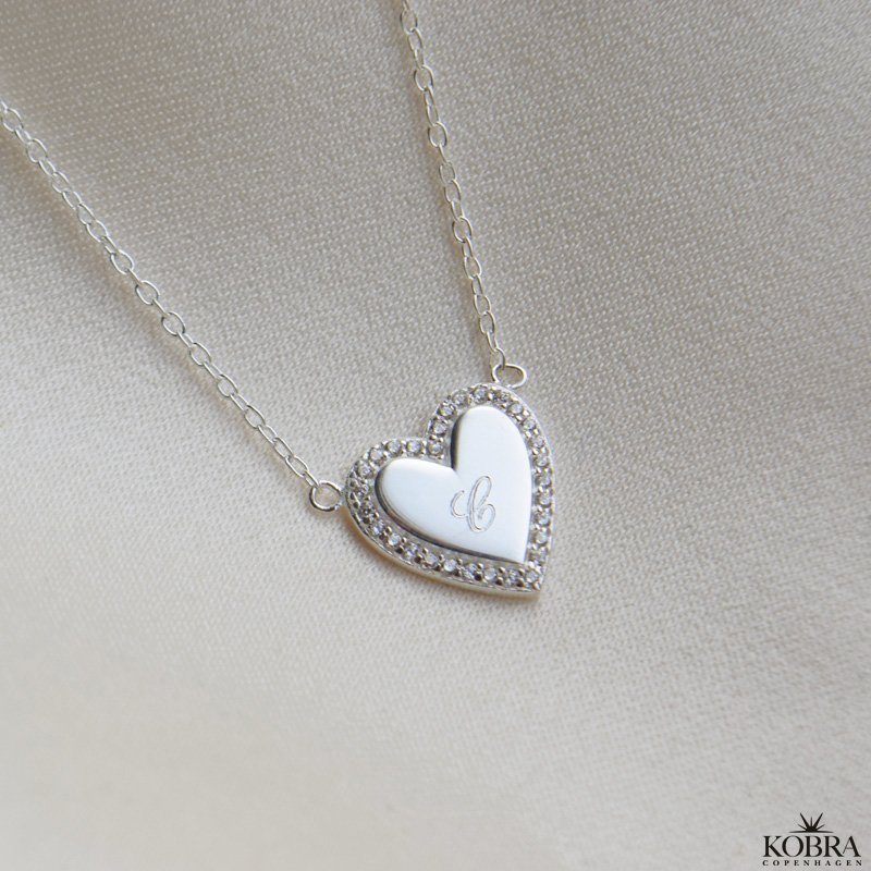 "Heart Glow" hjerte halskde i slv inklusiv gravering