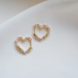 "Mikami" small gold heart earrings with pink stones