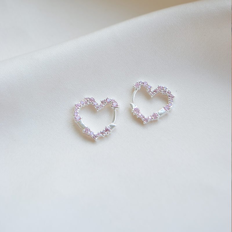 "Mikami" small silver heart earrings with pink stones