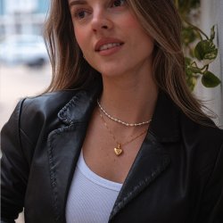 "Royal" necklace with white pearls and gold balls