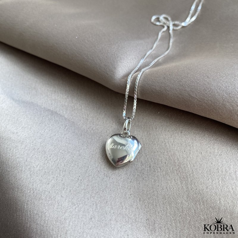 "Berthe" slv hjertemedaljon med Livets Tr
