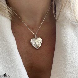 "Hannah" Hjerteformet medaljon i sterling slv  med sommerfugl og plads til 2 billeder